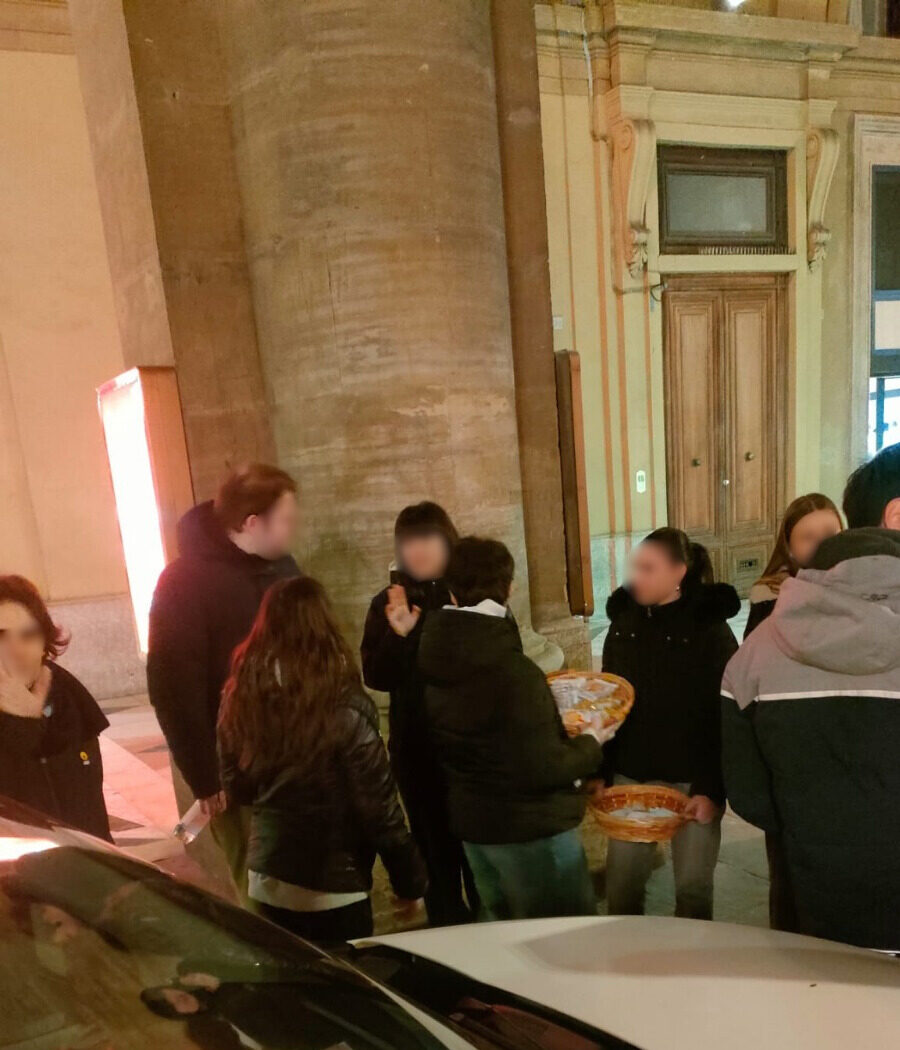 Firenze, il sabato “alternativo” di 11 adolescenti: da Barberino con la Misericordia per aiutare chi vive in strada